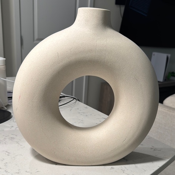 H&M Home Large Ceramic Circular Vase - Picture 2 of 8